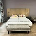 Hey! Halle - Dein Stadthotel * Halle (Saale)