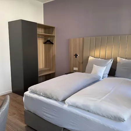 Hey! Halle - Dein Stadthotel מלון *