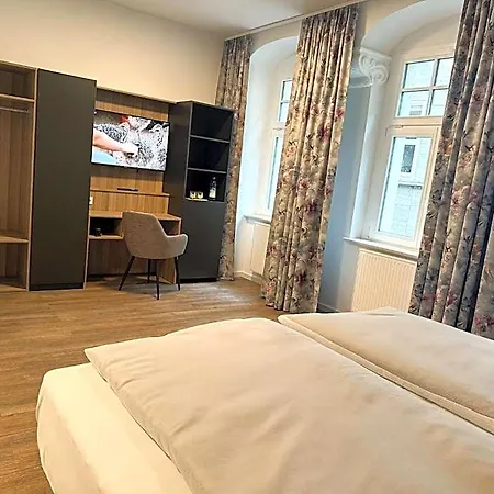 Hey! Halle - Dein Stadthotel * Halle (Saale)